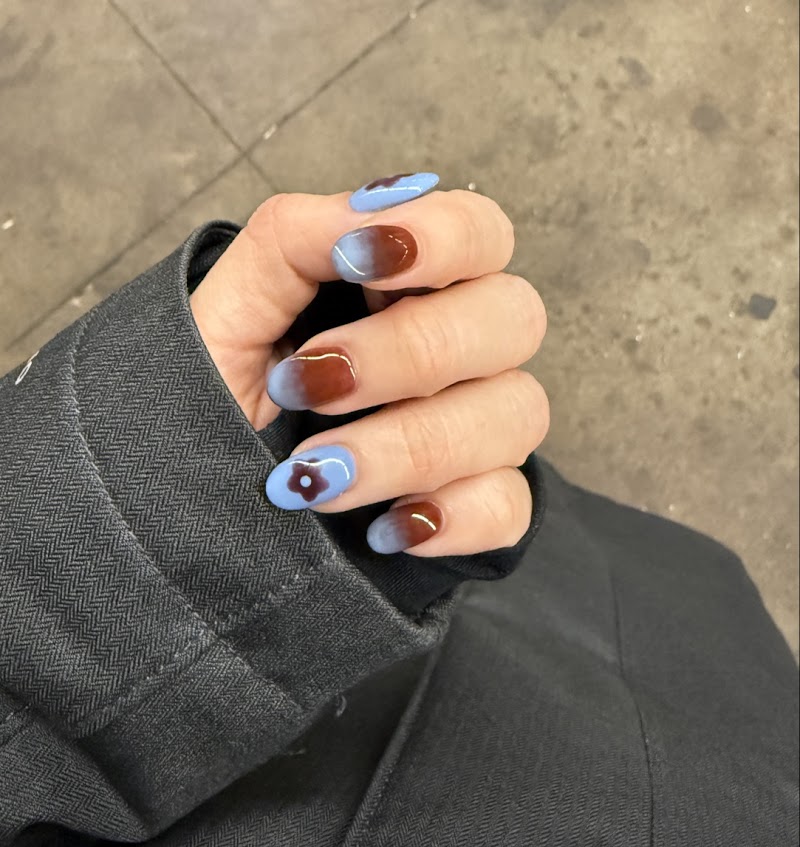 Marble Nails nail design by Pau Hana Japanese Nail in New York