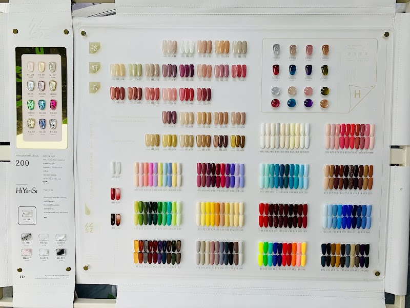 Glitter Nails nail design by Tom nails in London