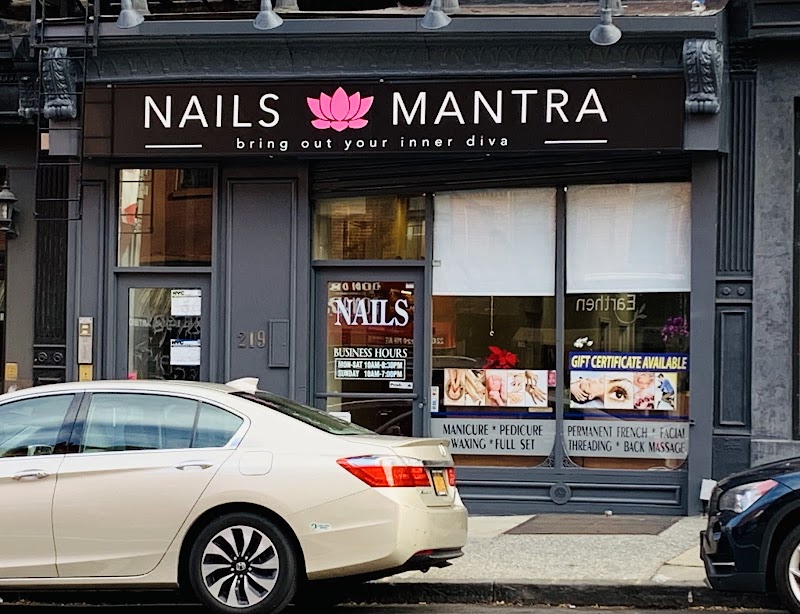 Red Nails nail design by Nails Mantra in New York