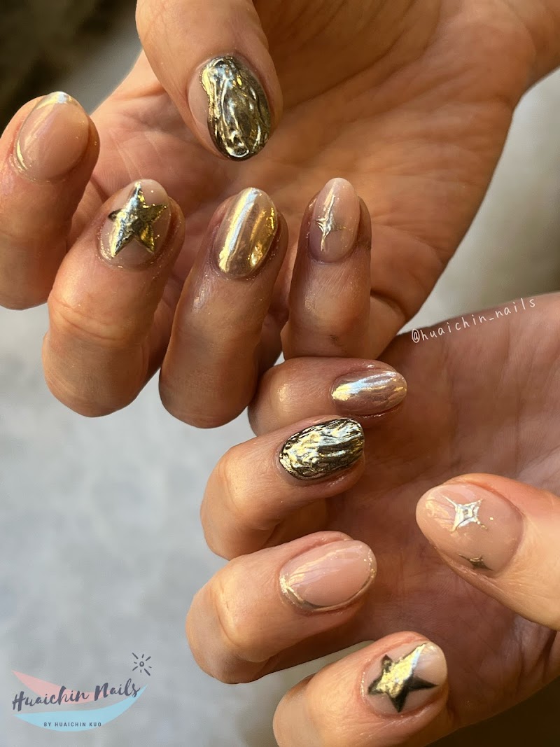 Winter Nails nail design by Huaichin Nails Studio in London