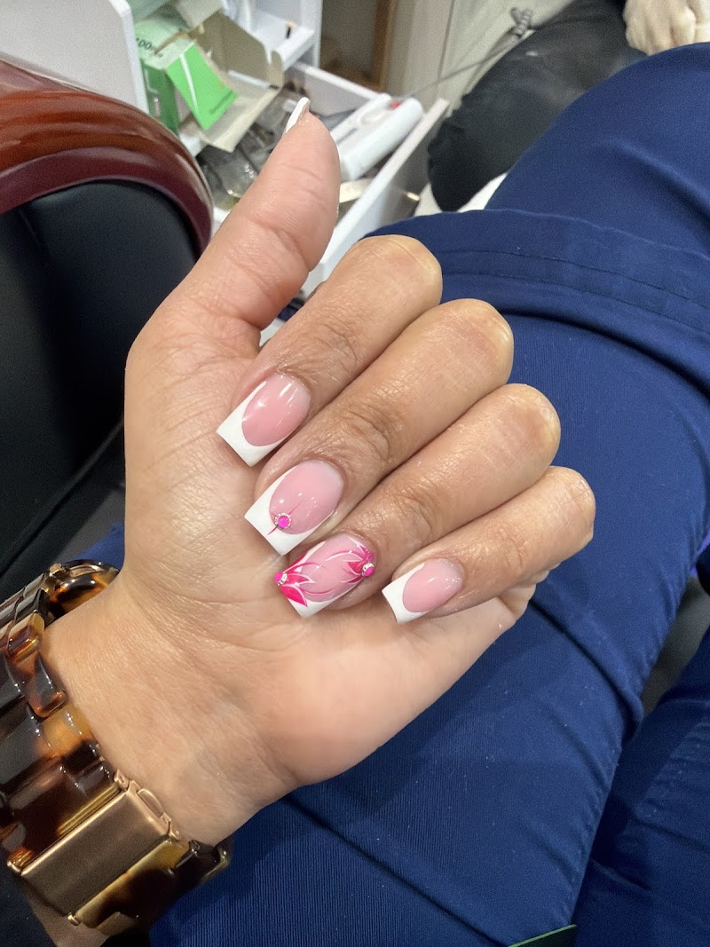 Halloween Nails nail design by Kristy nails art in Miami