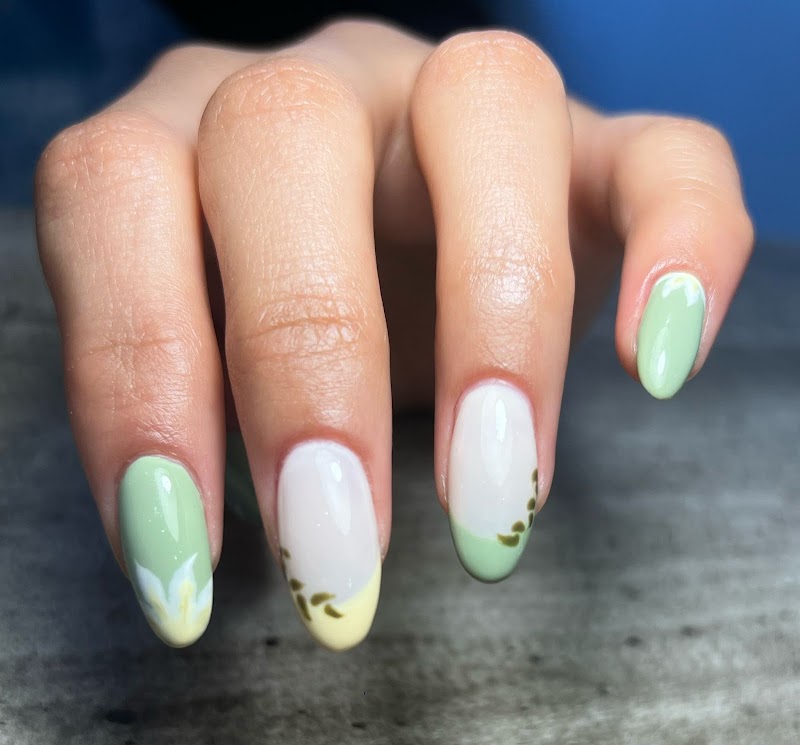 Halloween Nails nail design by Tulip Beauty Salon in London