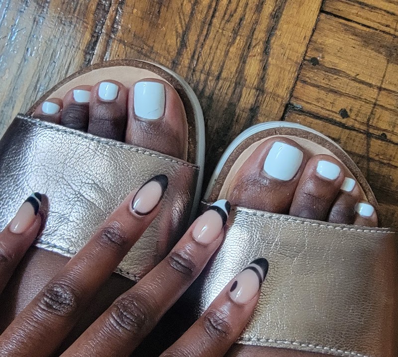 Chrome Nails nail design by Precious Nails Spa in New York