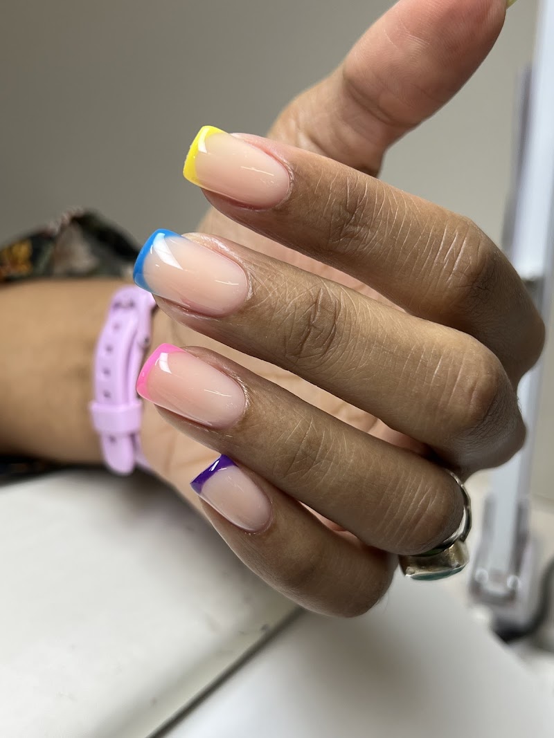 French Tips at Russian Manicure | Gorgeous Gorgona in New York