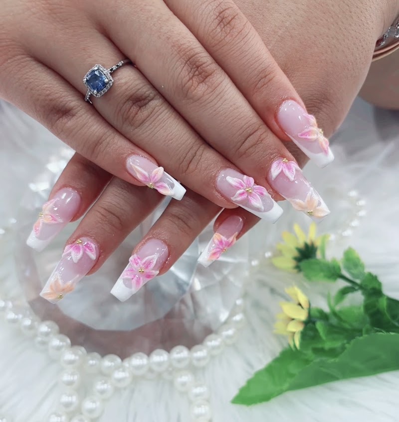 Floral Nails nail design by Sunflower Nails & Spa in New York