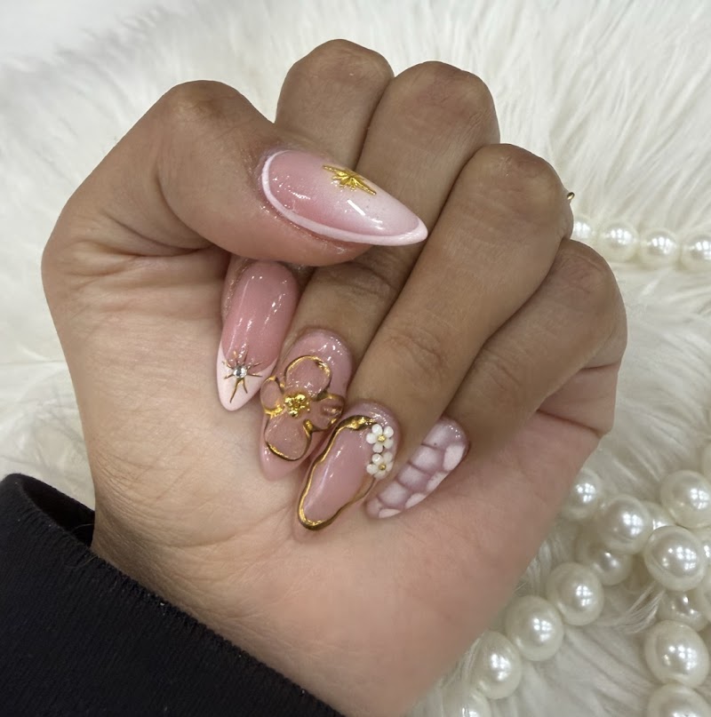 Floral Nails nail design by Sunflower Nails & Spa in New York