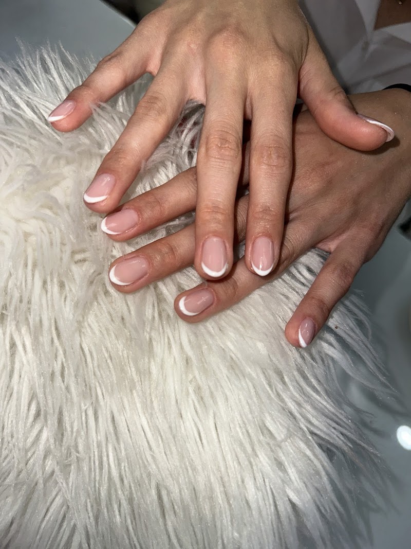 Stiletto Nails nail design by HM Nail Salon in Miami