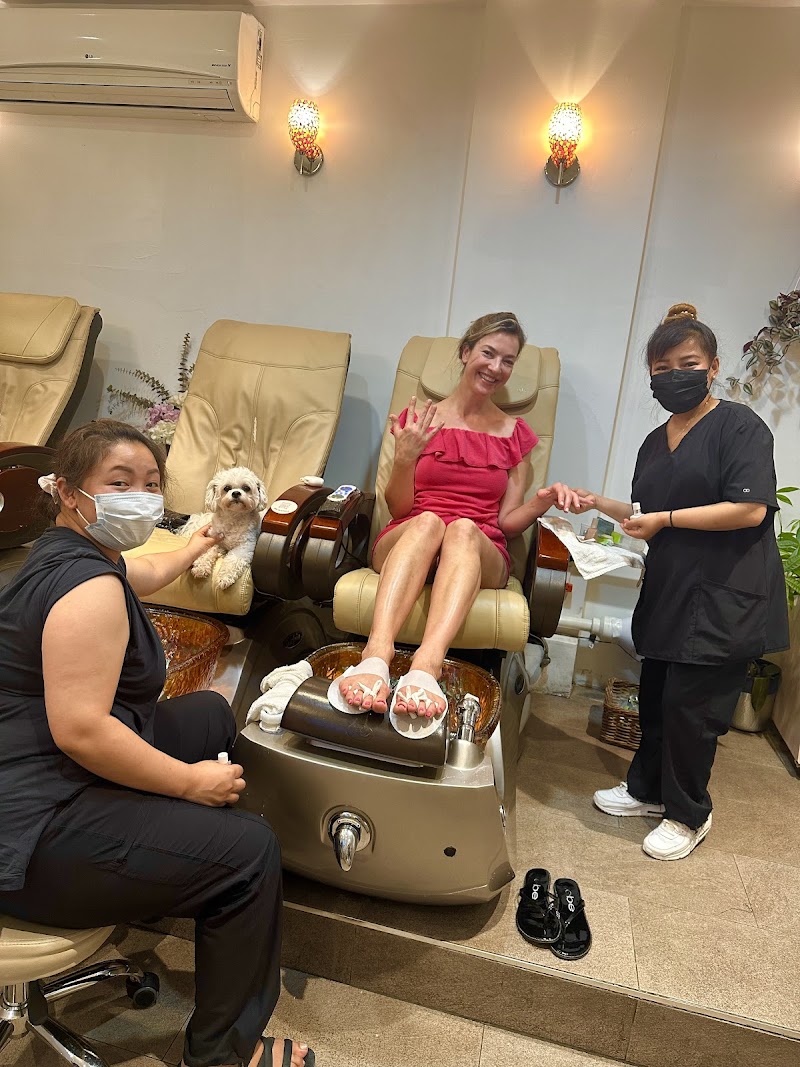 Dark Nails nail design by Accent Nails in New York