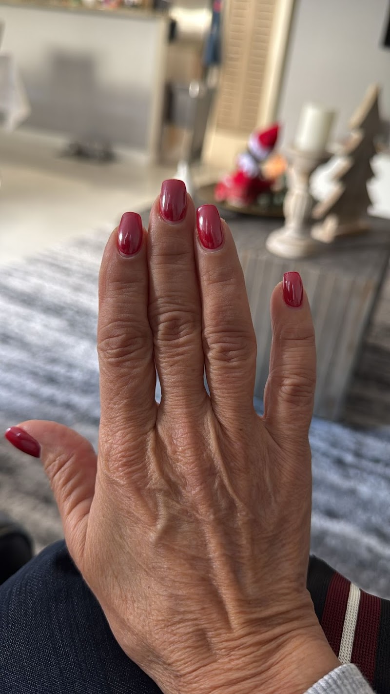 Geometric Nails nail design by BEAUTY HOLIC RUSSIAN MANICURE