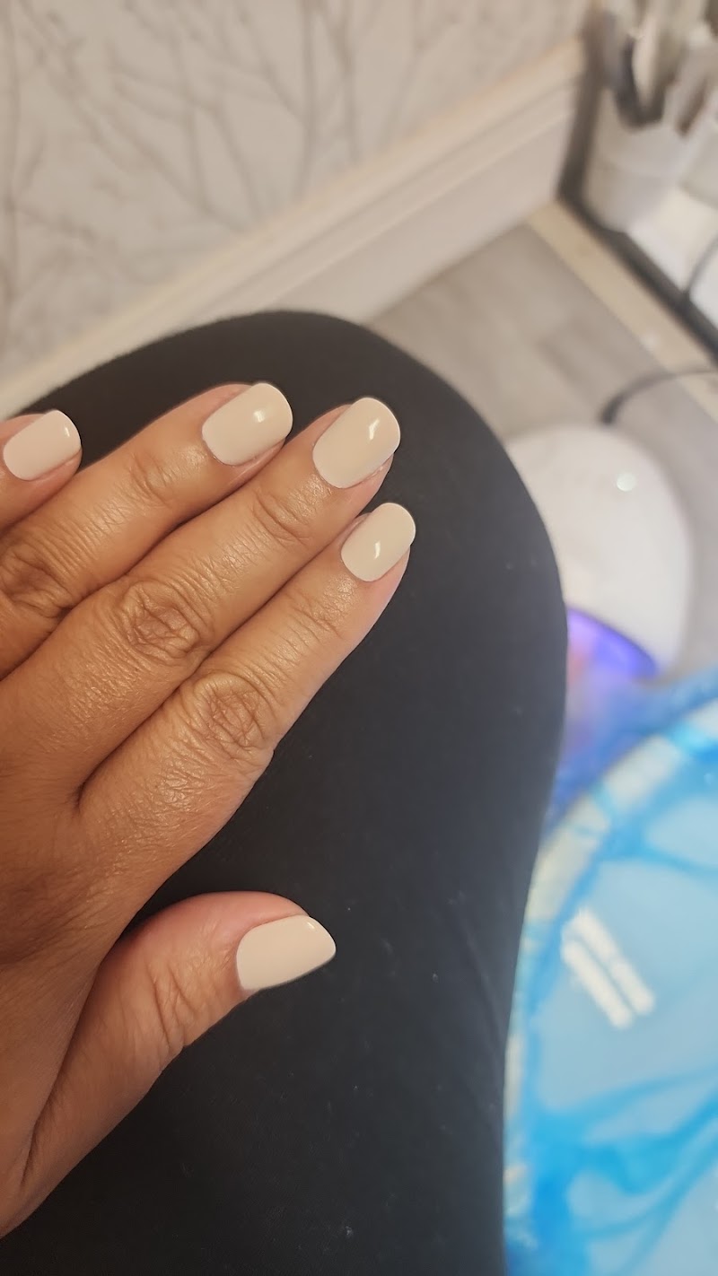 Red Nails nail design by Miry's Nails Salon