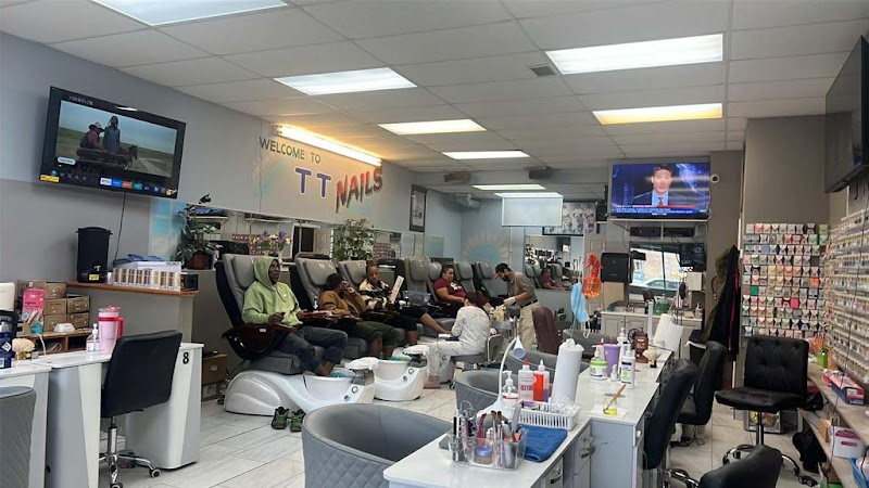 Nail Art at T T Nails in Chicago