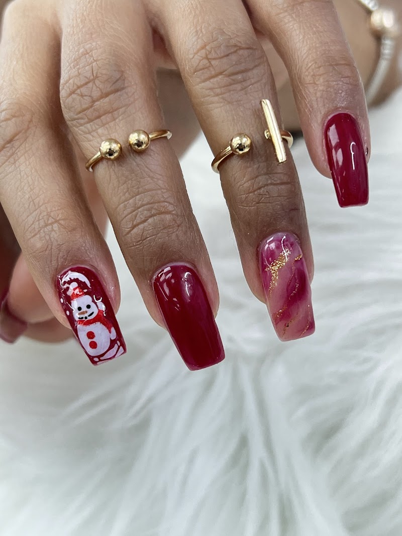 Almond Nails nail design by La Mora Beauty Salom Llc in Miami