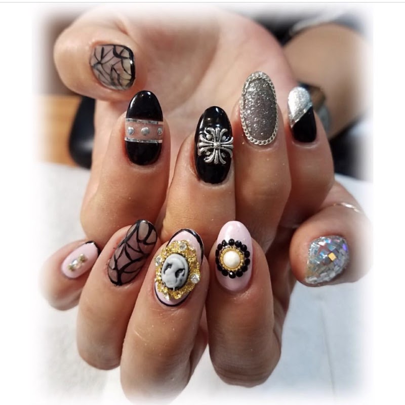 3D Nails nail design by Tina Nail in Los Angeles