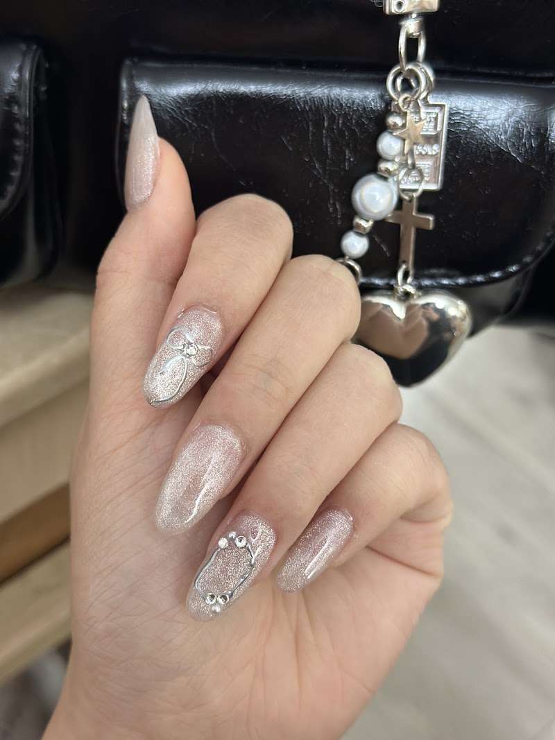 Nail Art at Shiny Beauty Nail in New York