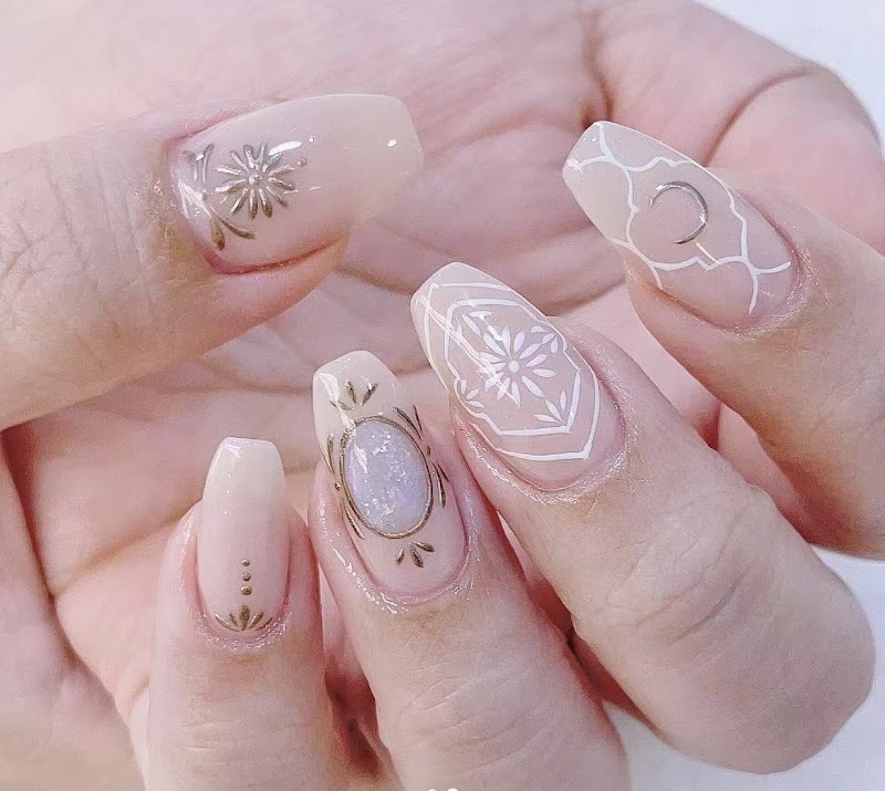 Glitter Nails nail design by Atelierludan in Los Angeles