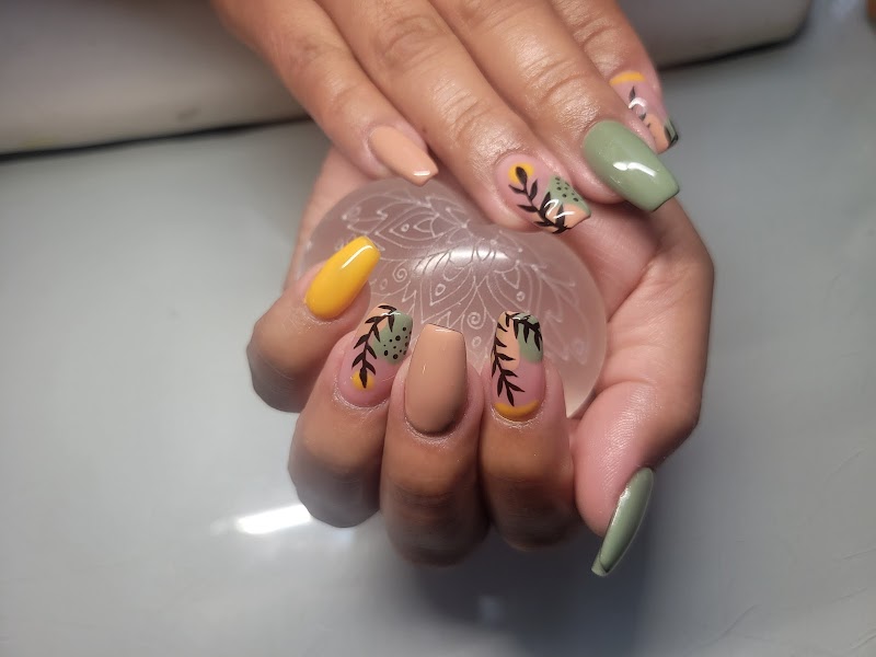 Boho Nails nail design by LA Beauty & Lucy's Brow studio in Los Angeles
