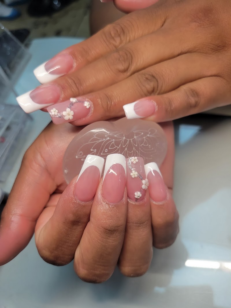 Boho Nails nail design by LA Beauty & Lucy's Brow studio in Los Angeles