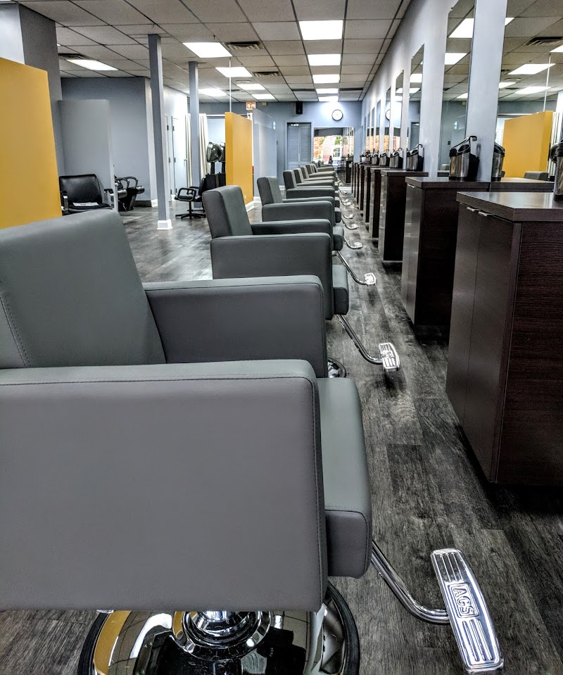 Nail Salon at Hair Design International in Chicago