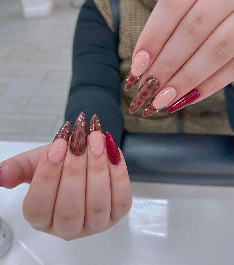 Coffin Nails nail design by Feel Good Nails And Spa London-Beauty Lounge in London