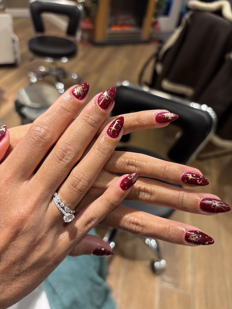 Nail Salon at Beautyfini | Canary Wharf in London