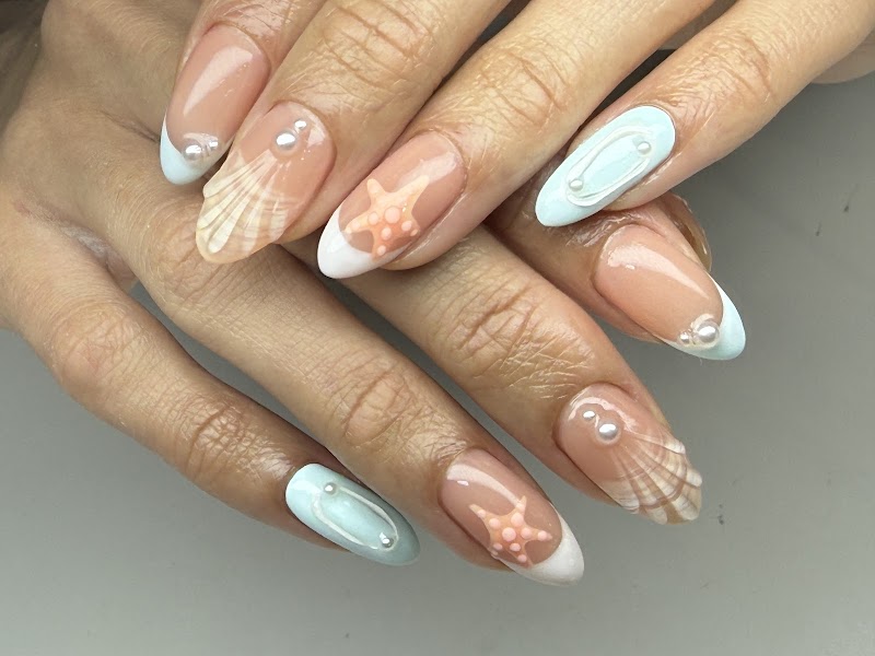 Halloween Nails nail design by La la land nail salon in New York