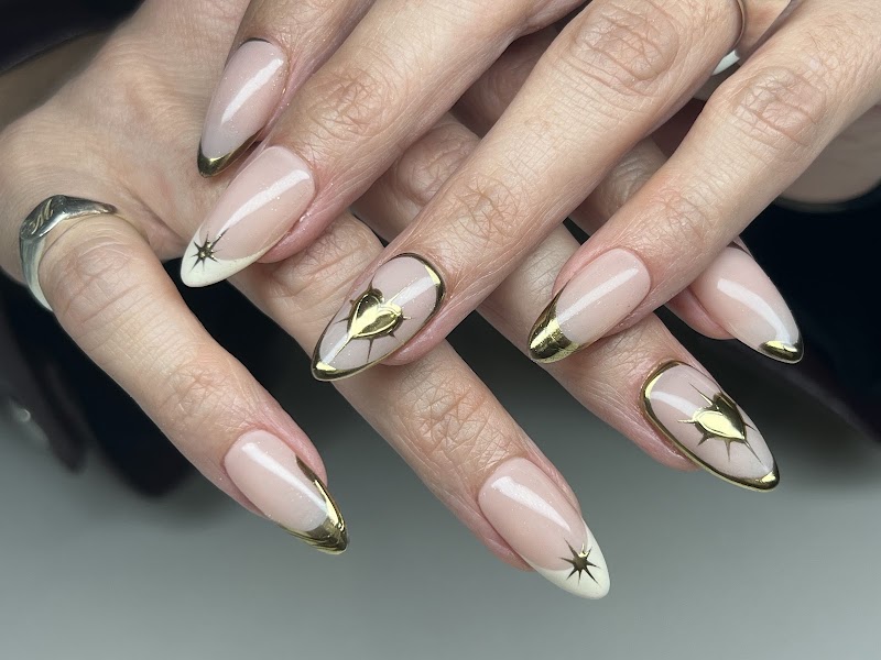 Halloween Nails nail design by La la land nail salon in New York