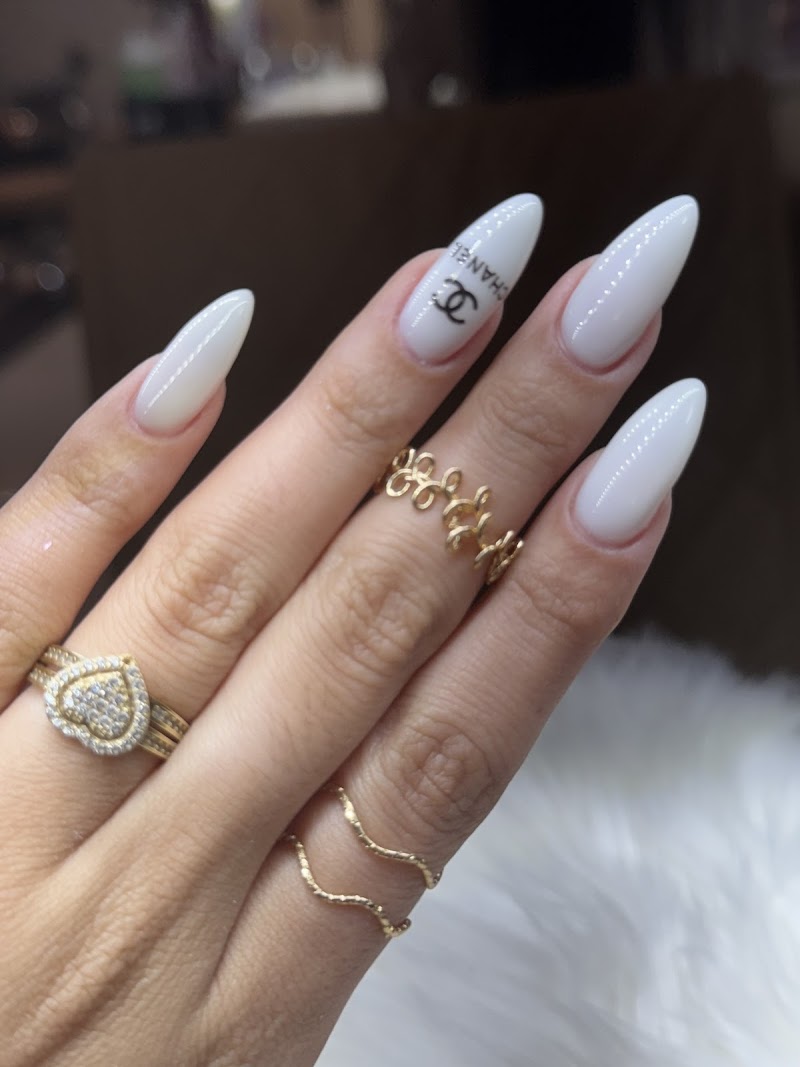 Stiletto Nails nail design by Venetian Nail Spa - Midtown Doral in Miami