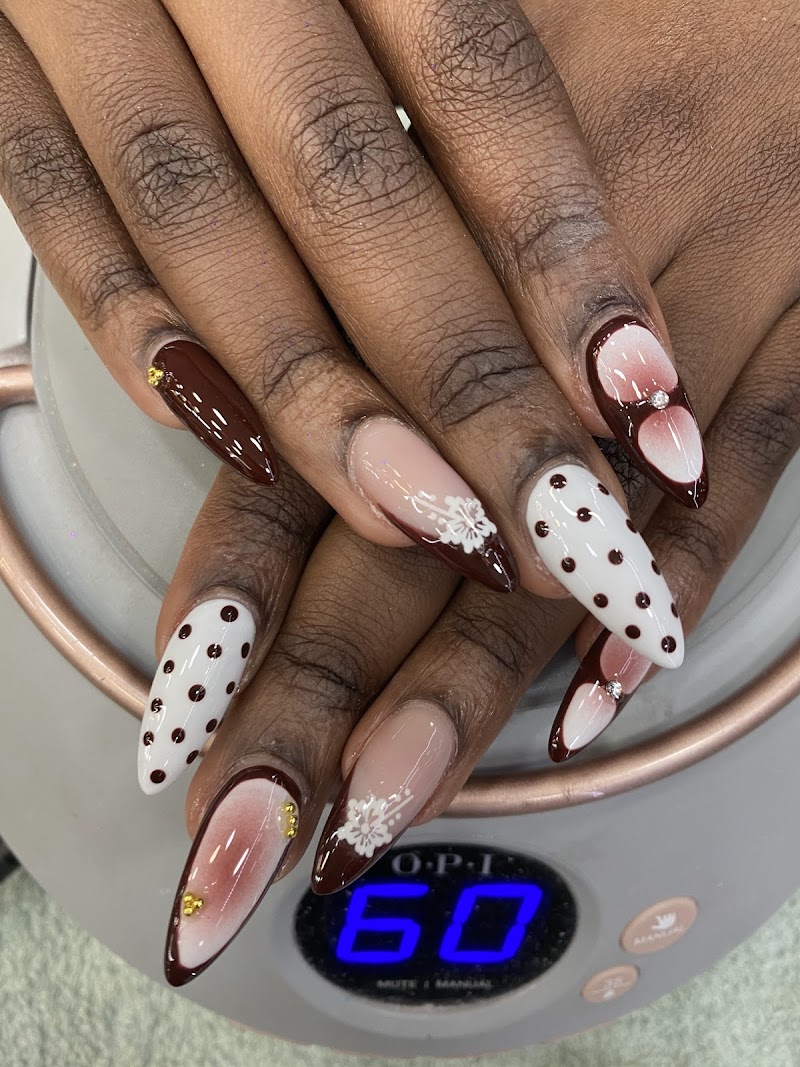 Fall Nails nail design by The Nail Bar - Mornington Crescent in London