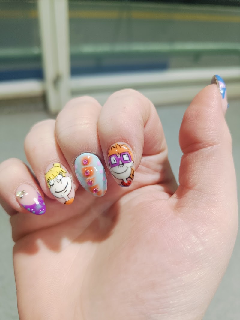 Fall Nails nail design by GreenHouse Studio Hackney in London