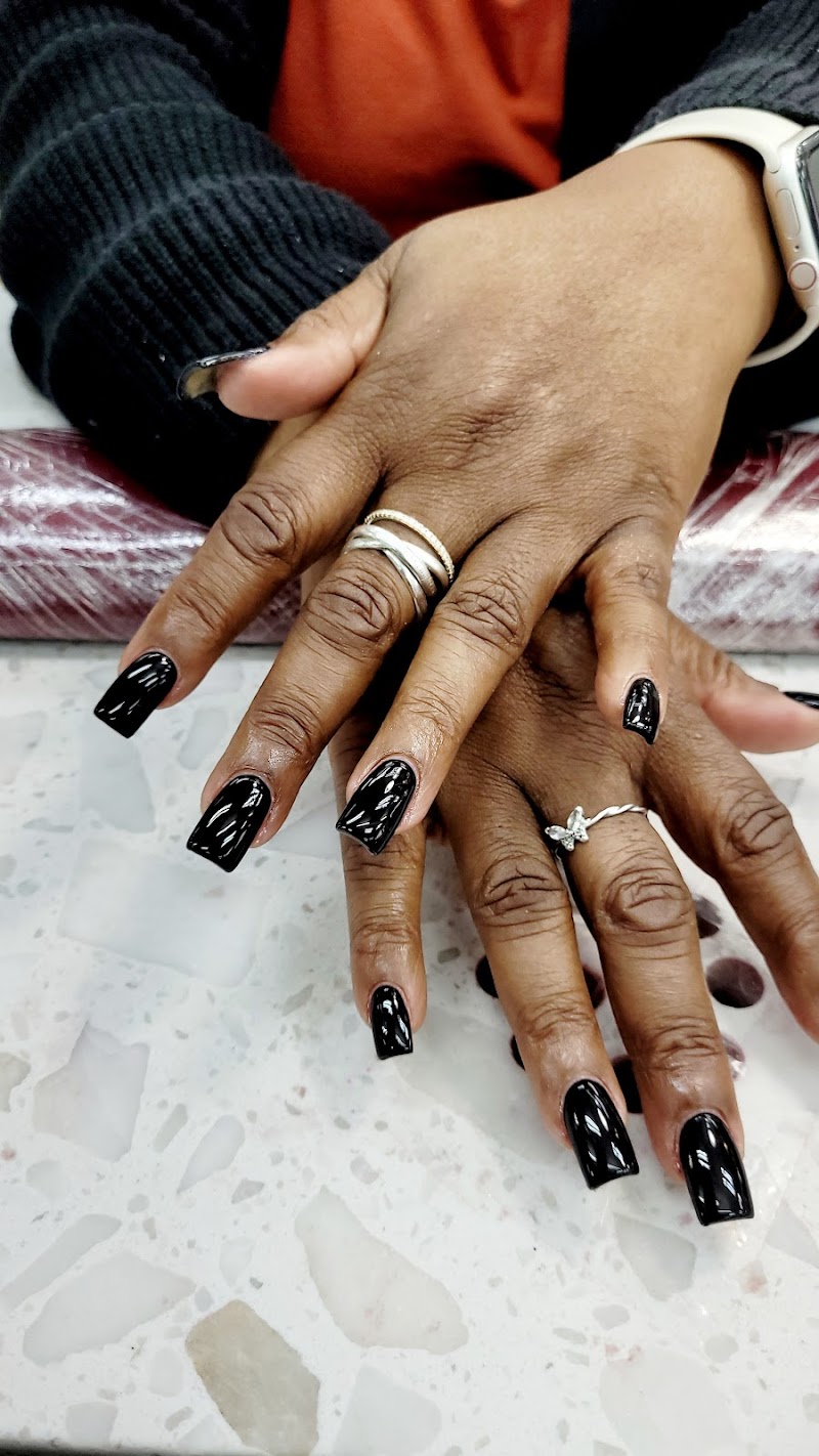 Halloween Nails nail design by Nail Specialist in New York