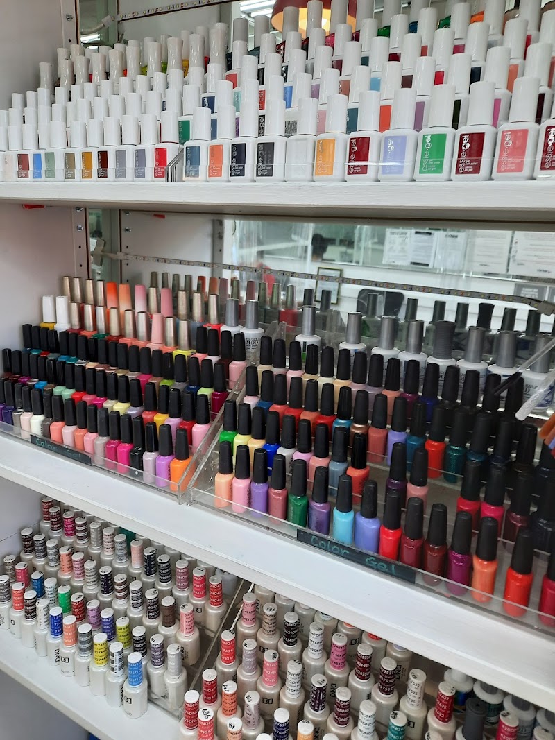 Halloween Nails nail design by Nail Specialist in New York