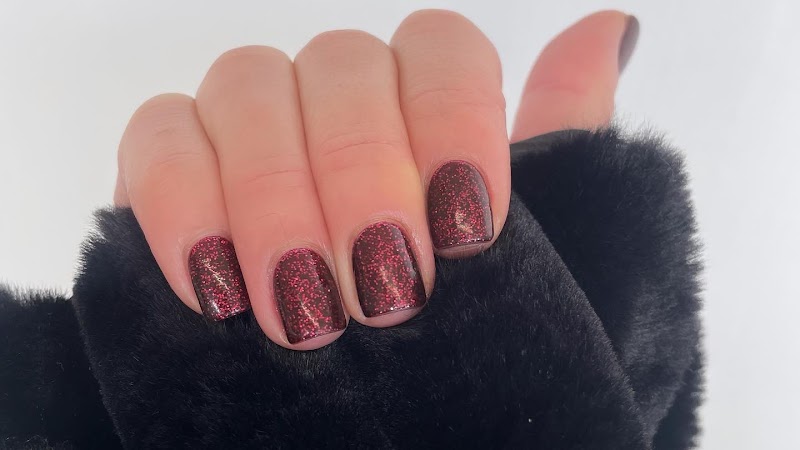 Glitter Nails nail design by The Nail Lounge - Wandsworth in London