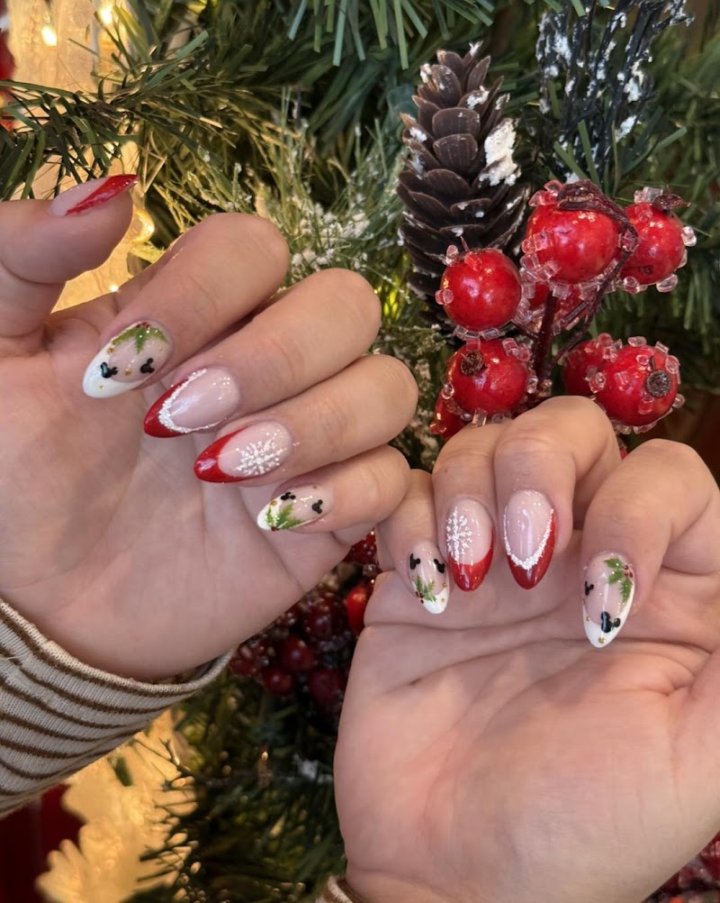 Glitter Nails nail design by The Nail Lounge - Wandsworth in London