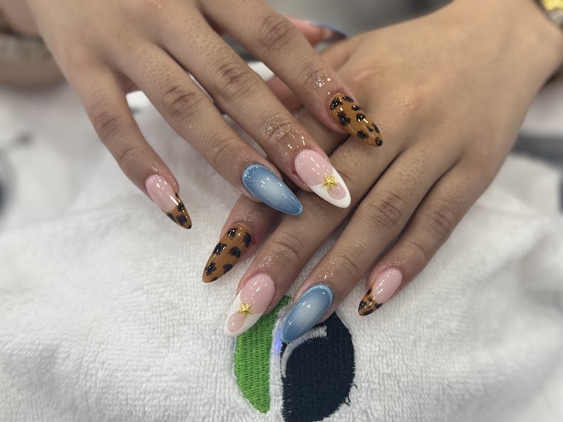Fall Nails nail design by Fashion Nail Art in New York