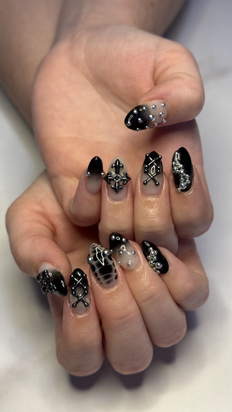 Fall Nails nail design by Oo Nailed It in Los Angeles