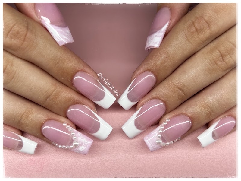 Coffin Nails nail design by NailStyles in Miami