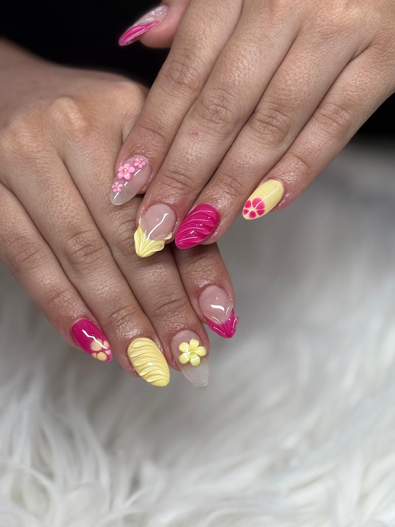 Red Nails nail design by Nails By Yoa