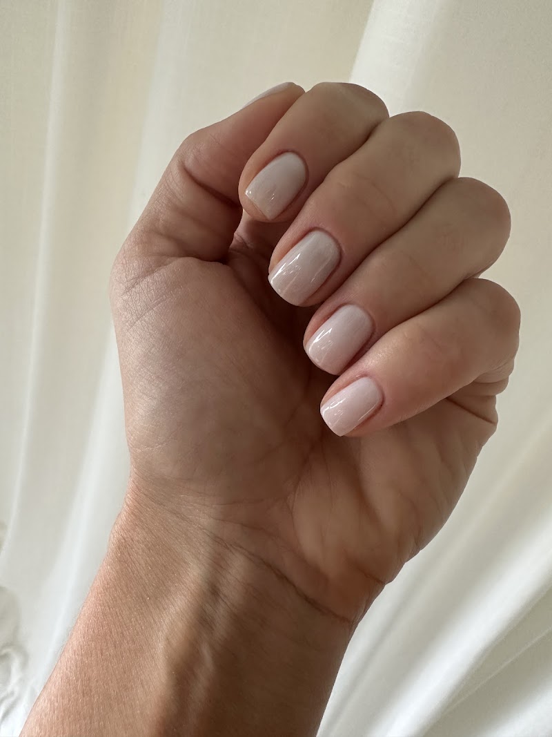 Ombre Nails nail design by Agave Beauty Bar Midtown in Miami