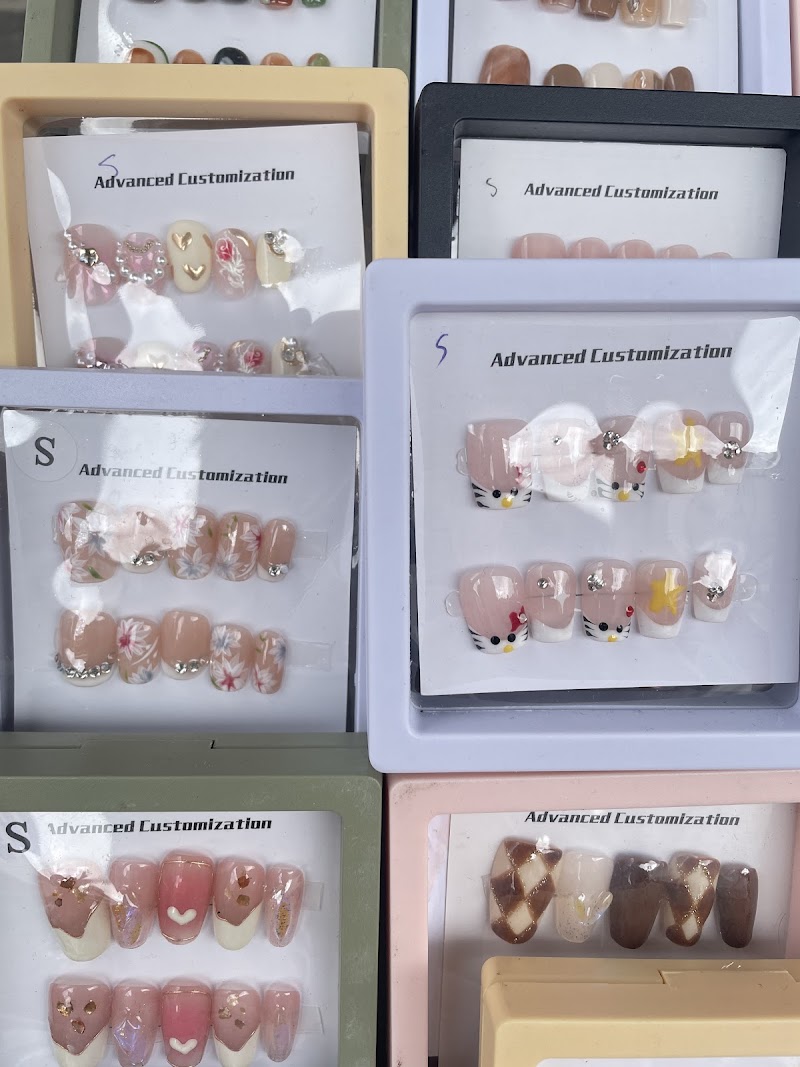 Glitter Nails nail design by Yuc nails in London