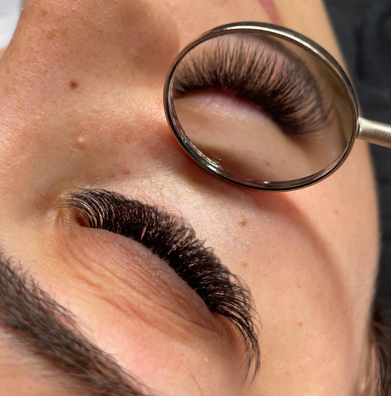 Almond Nails nail design by RedKelly Beauty Eyelash Extensions Studio City in Los Angeles