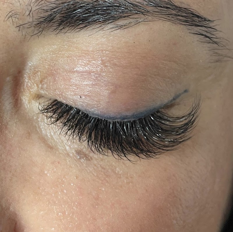 Almond Nails nail design by RedKelly Beauty Eyelash Extensions Studio City in Los Angeles