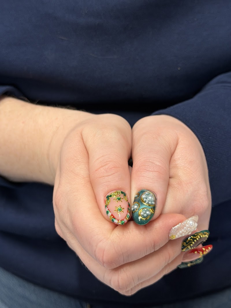 Summer Nails nail design by Big Apple Art in New York