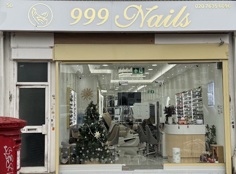 Nail Salon at 999nails in London
