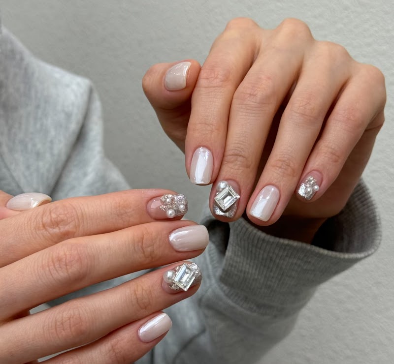 Fall Nails nail design by Chloeism nail in Los Angeles