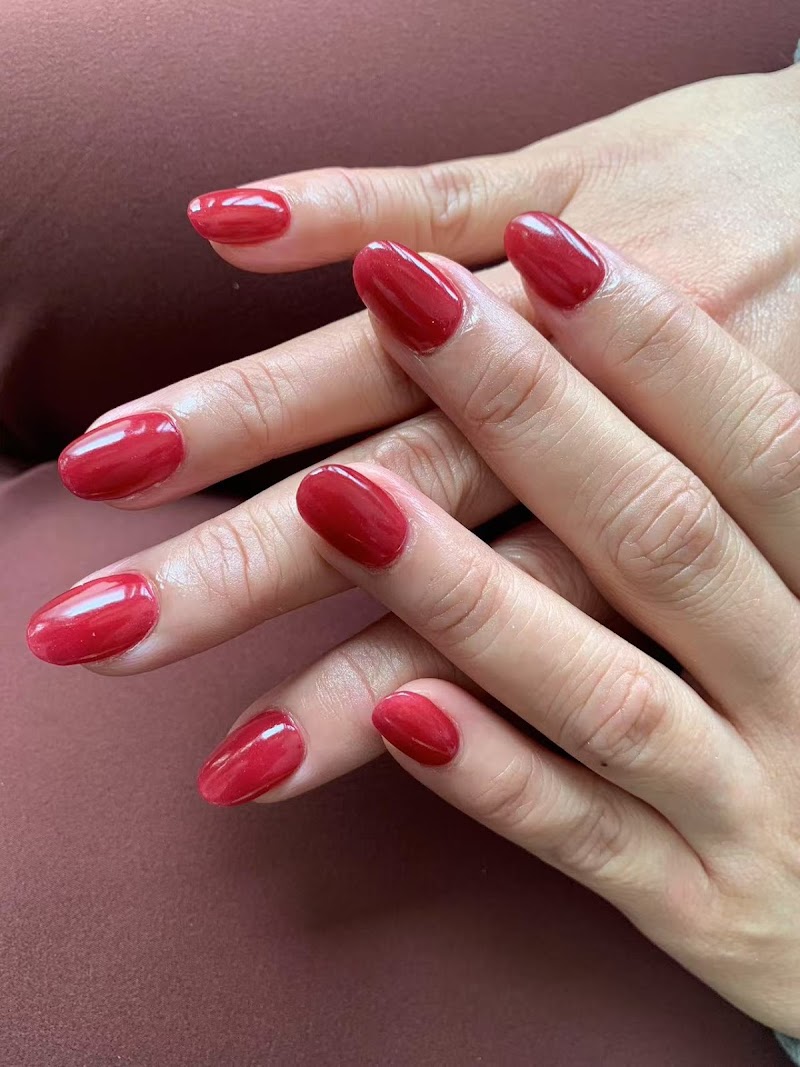 Chrome Nails nail design by Green Fresh Nails in New York