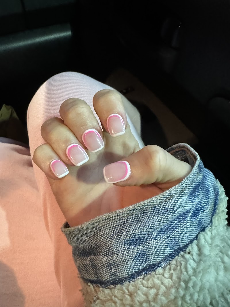 Y2K Nails nail design by H & Q Nail Spa Inc in New York