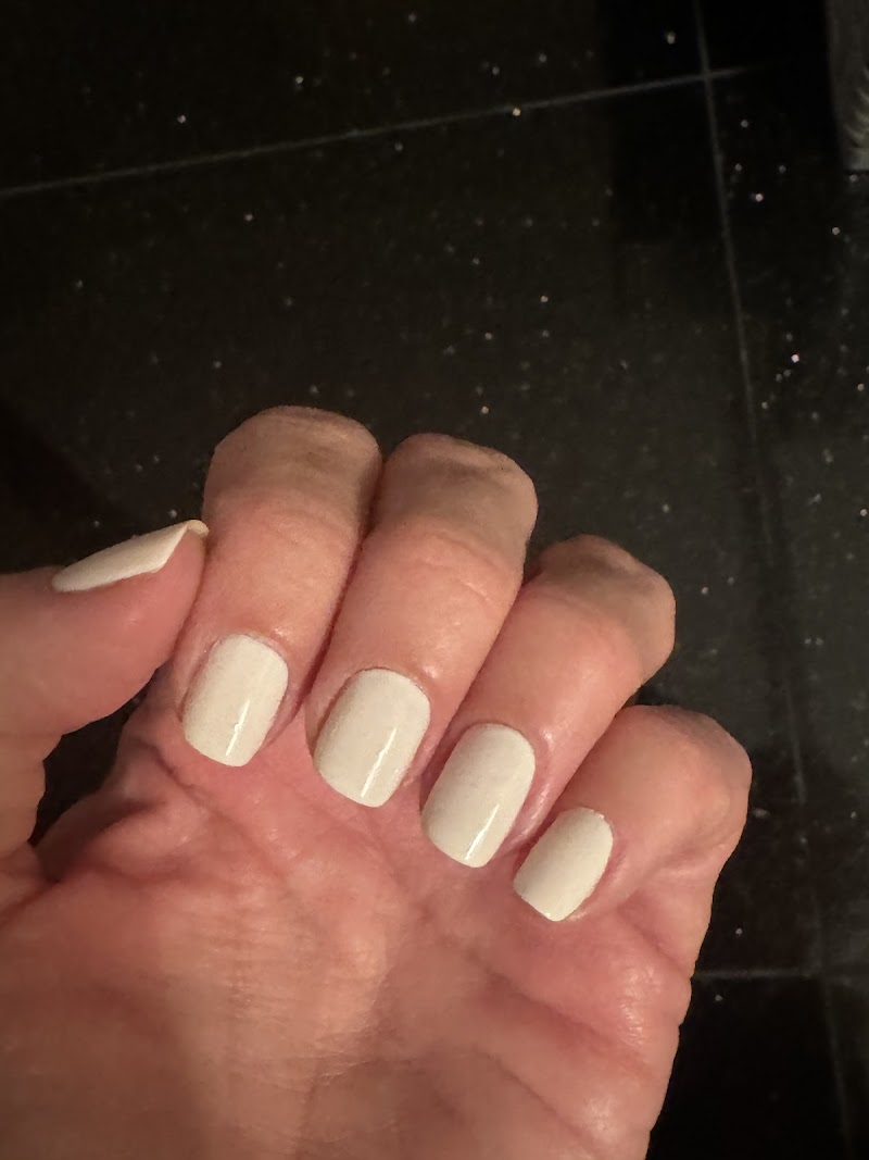 Valentine's Nails nail design by Em Nail Salon Miami Beach in Miami