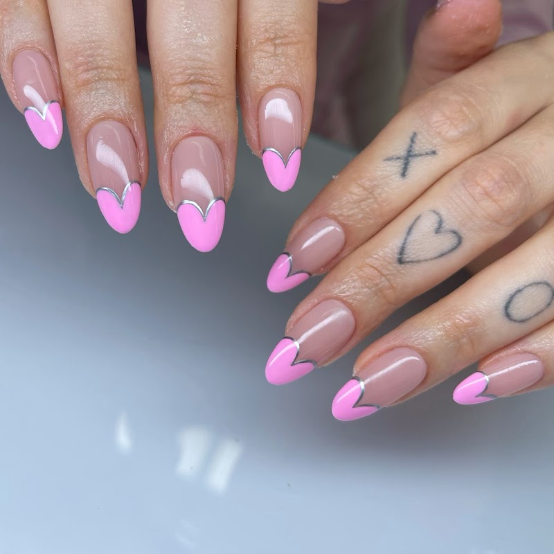 Stiletto Nails nail design by NailBox Miami in Miami