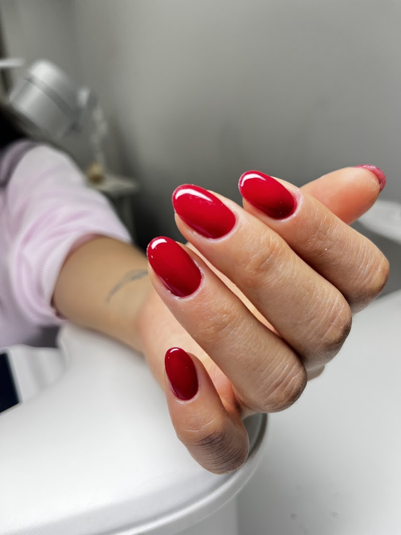 Oval at Russian Manicure Zori Nails in New York