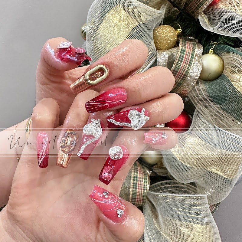 Chrome Nails nail design by Unimited Nail & Spa in New York
